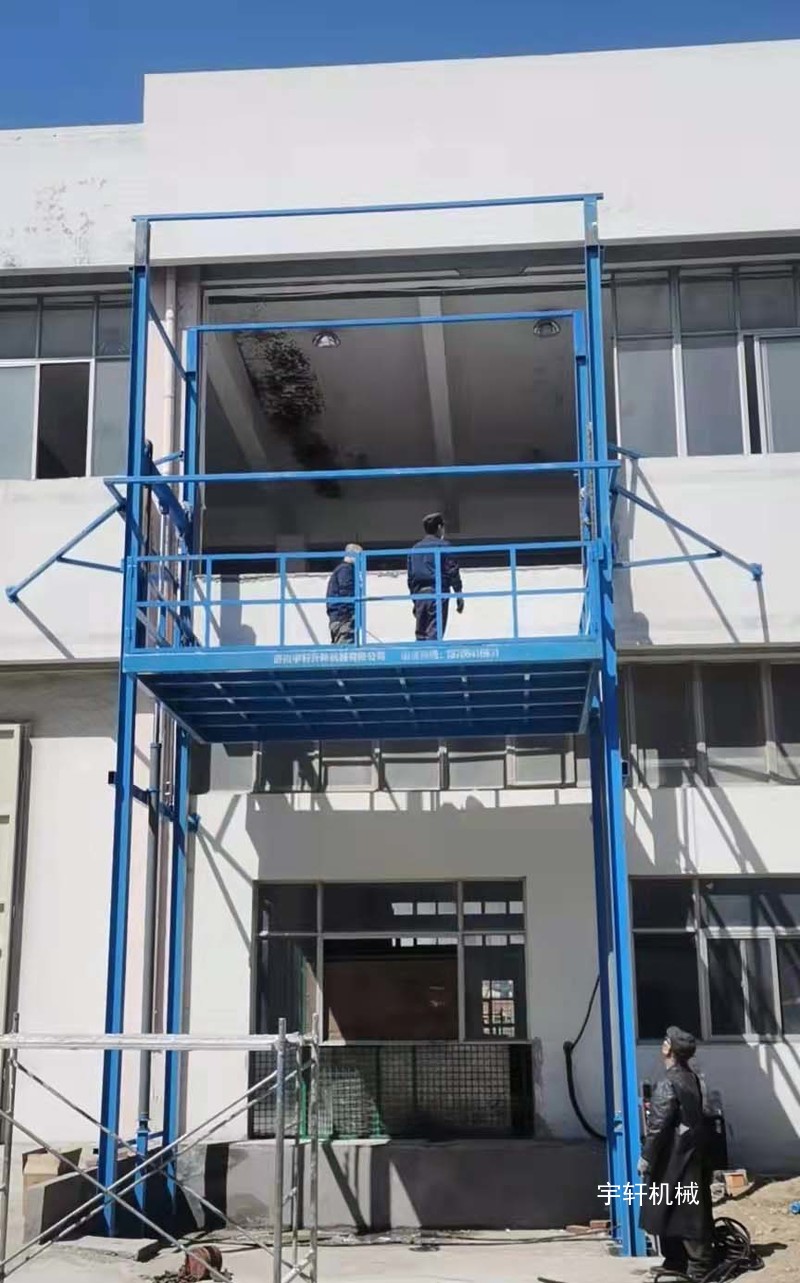 導軌式（shì）升降貨梯